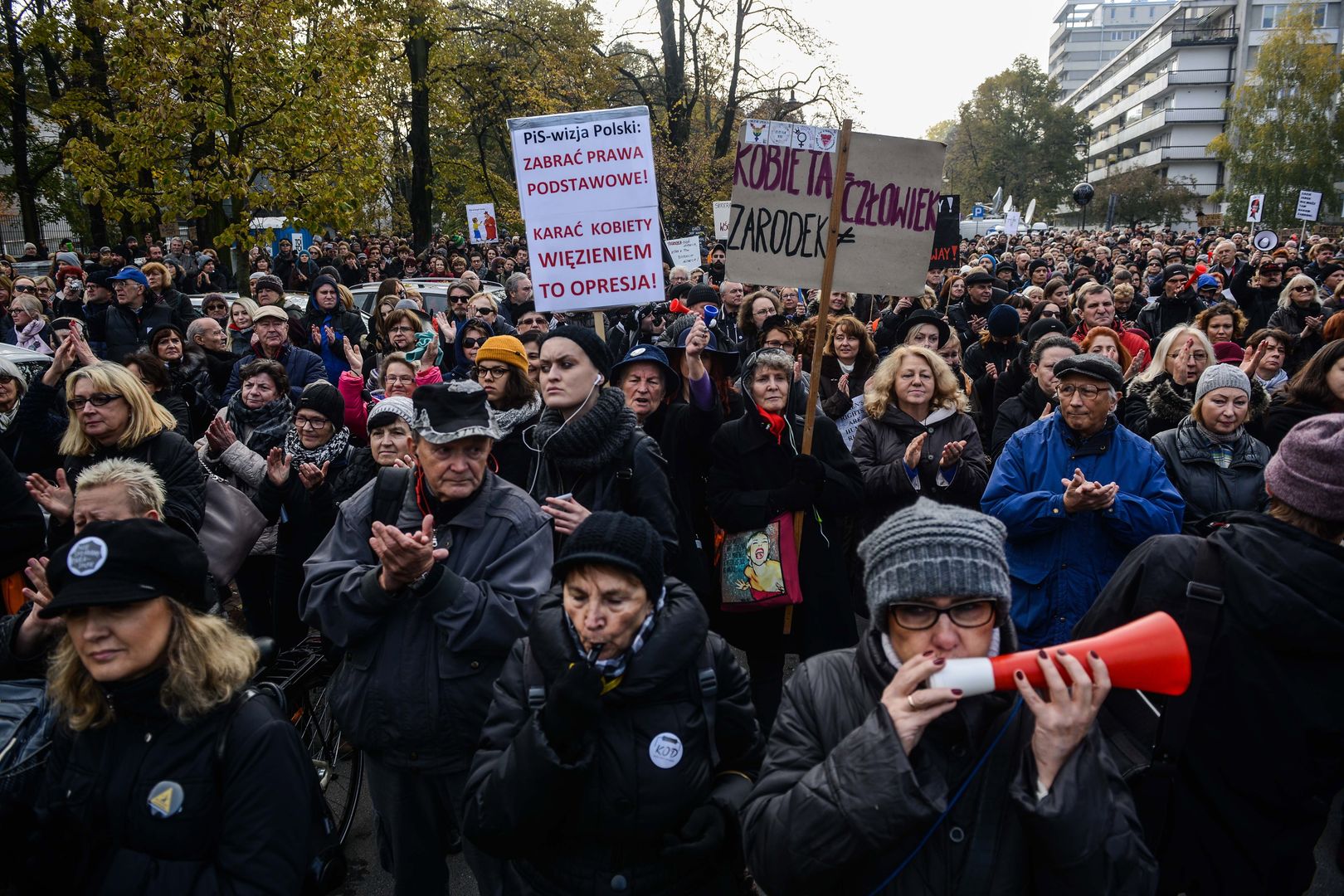 "Nie składamy parasolek"