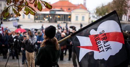 Próba kradzieży pod Sejmem. Strażnik potraktowany gazem pieprzowym