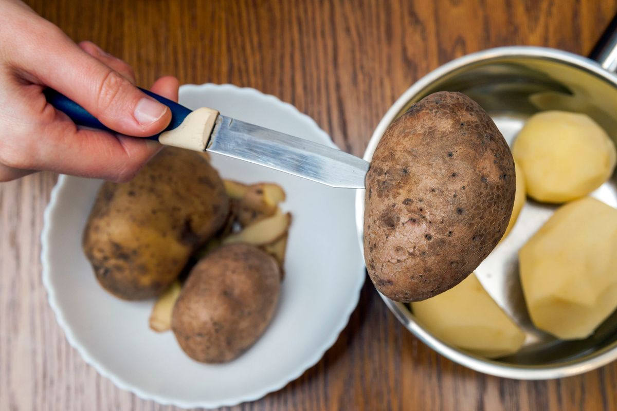 Surowe ziemniaki mogą zdziałać cuda. Twoja cera będzie uratowana