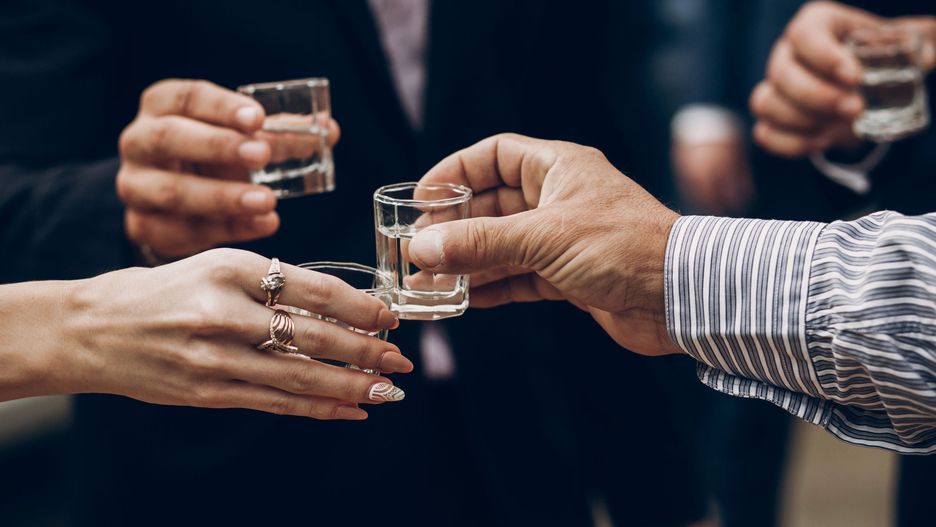 Zdecydowana większość dorosłych Polaków pije alkohol w Boże Narodzenie. 