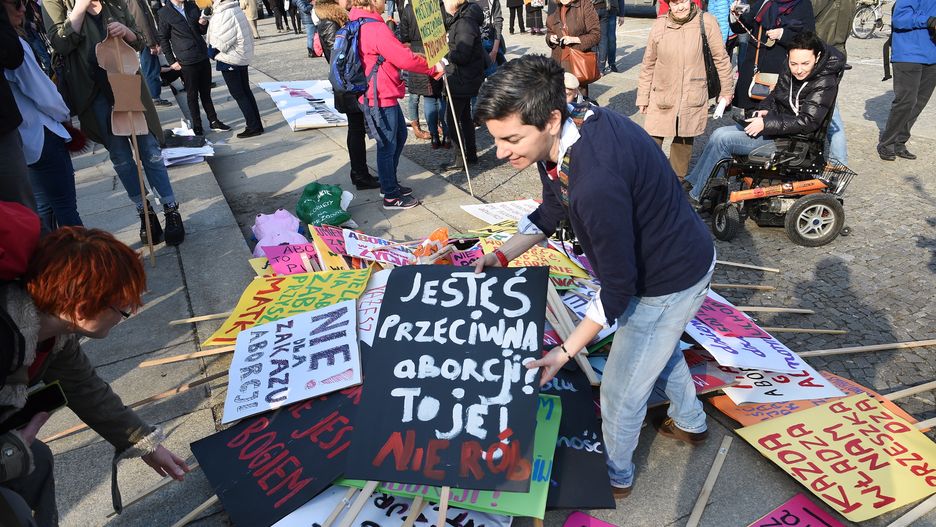 Transparenty na jednej z polskich manifestacji feministycznych