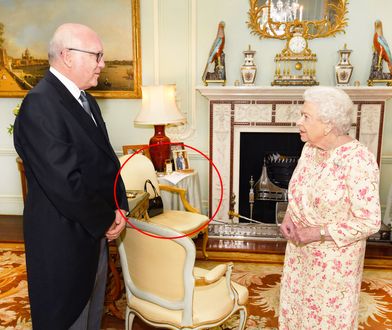 Internauci od razu to wypatrzyli. Królowa ma w gabinecie niepublikowane wcześniej zdjęcie Harry’ego i Meghan