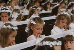 Komunijne szaleństwo. Kuria przypomina fotografom, jak mają się zachowywać