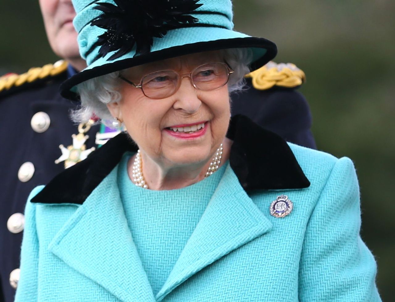 Pałac Buckingham gotowy na święta. Dekoracje zachwycają królewskim rozmachem