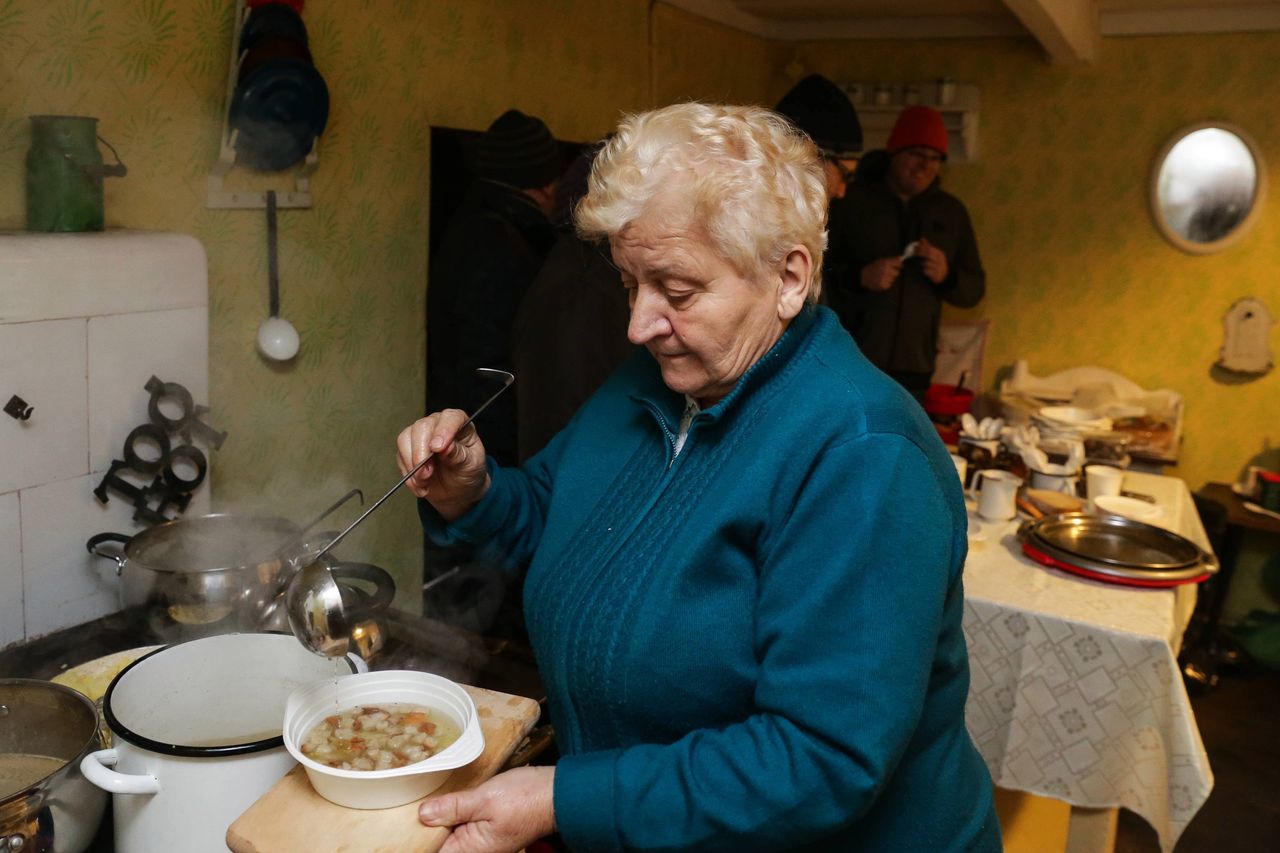 "Dzieci znowu zwalają się do mnie na święta." Matki mają dość