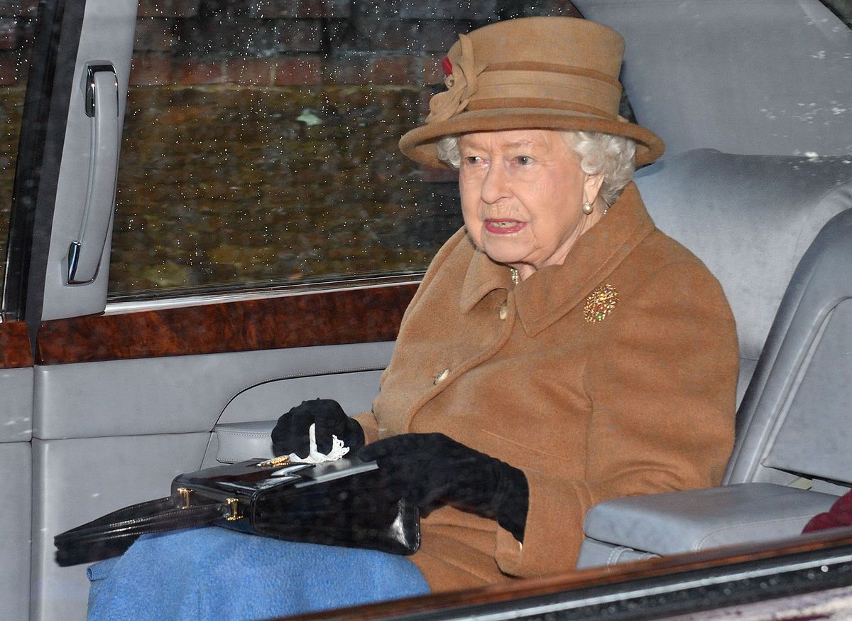 Koronawirus. Królowa Elżbieta wciąż pełni obowiązki. Brytyjczycy domagają się większej ochrony