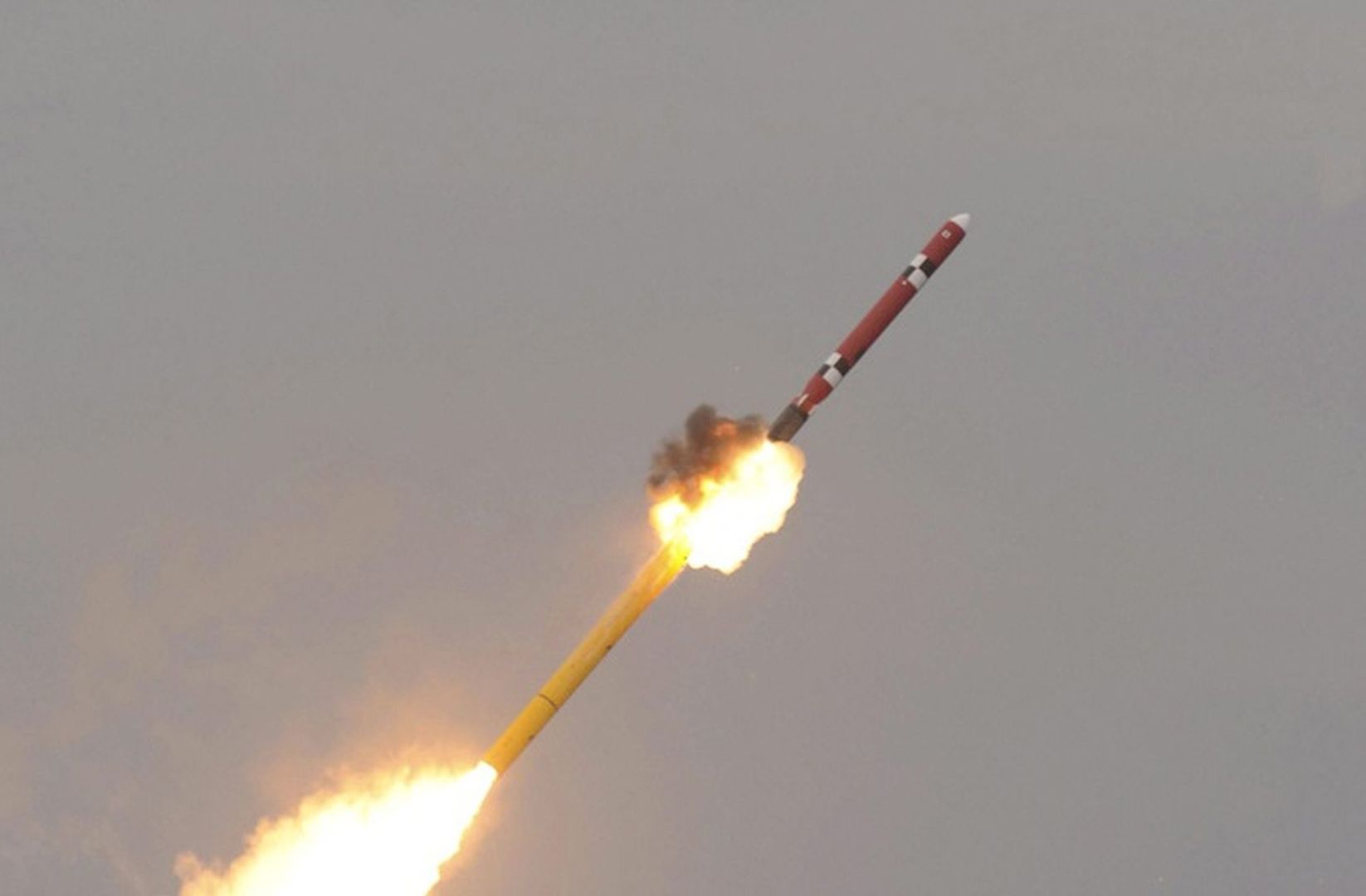 Kim Dzong Un przetestował nowy silnik rakietowy