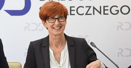 Spór o program 500+. Elżbieta Rafalska odpiera krytykę ekspertów
