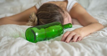 29-latka jest alkoholiczką od 11 lat. Historia jej życia szokuje