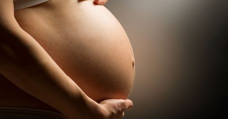 "Opowiem wam, jak zjadłam skórzaną rękawiczkę". Skąd się biorą najdziwniejsze zachcianki ciężarnych