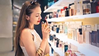 8 sposobów, by zapach perfum utrzymywał się dłużej