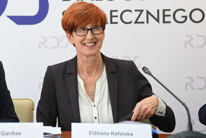 Elżbieta Rafalska mówi, że sytuacja kobiet w grupie 25-49 lat w Polsce jest lepsza niż średnia dla wszystkich krajów UE.