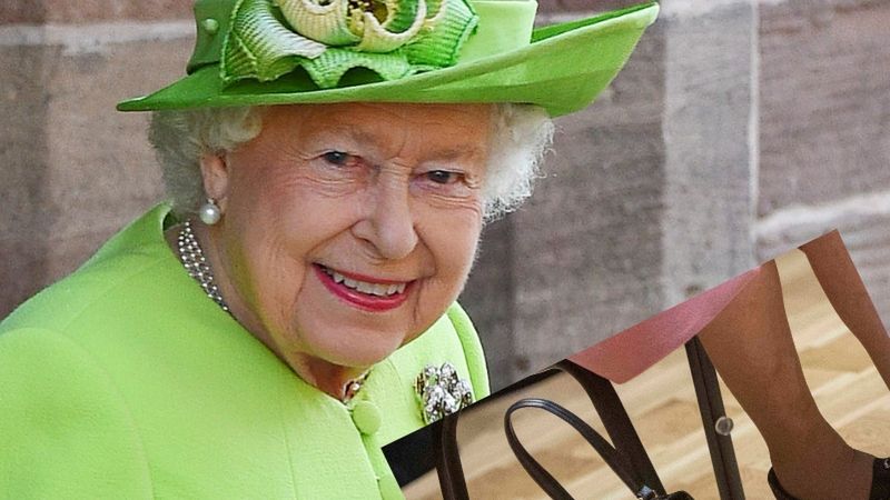 Królowa Elżbieta zawsze ma przy sobie małą torebkę