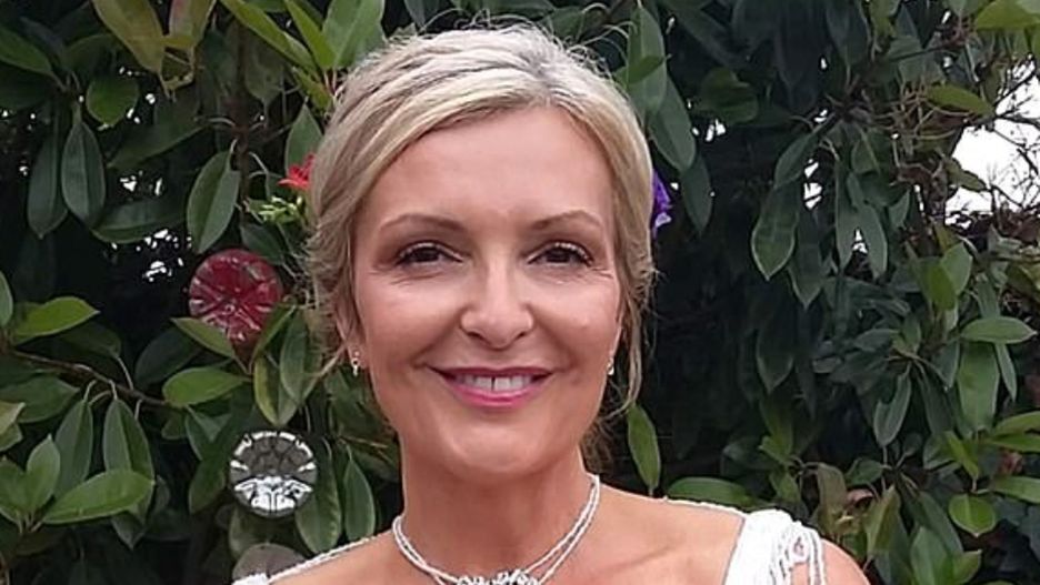 Dawn Winfield- Hunt nosi swoją suknię ślubną co tydzień