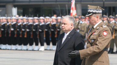 Prezydent podczas centralnych obchodów Święta Narodowego 3 Maja przed Grobem Nieznanego Żołnierza