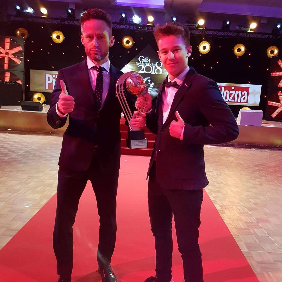 Xavier Wiśniewski i Paweł Wójcik (partner Mandaryny) na gali tygodnika Piłka Nożna
