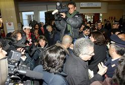 Tłumy dziennikarzy przed kliniką Gemelli