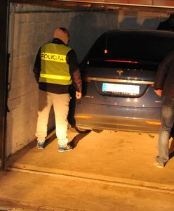 Policja odnalazła Teslę X skradzioną ze strzeżonego parkingu Straży Granicznej