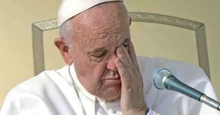 Papież Franciszek przeprasza. "Odczuwam ból i wstyd"