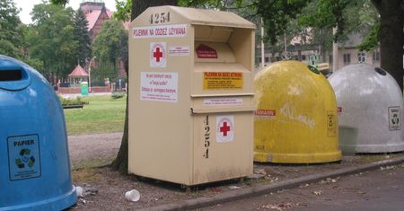 Trzydziestolatek zginął w pojemniku na używaną odzież