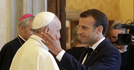Macron w tajemnicy spotkał się z premierem Włoch. Wcześniej bardzo długo rozmawiał z papieżem