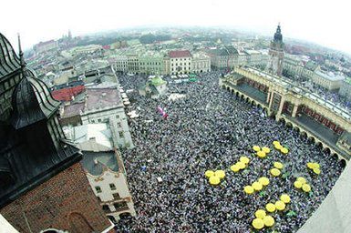 Krople, które drążą skałę