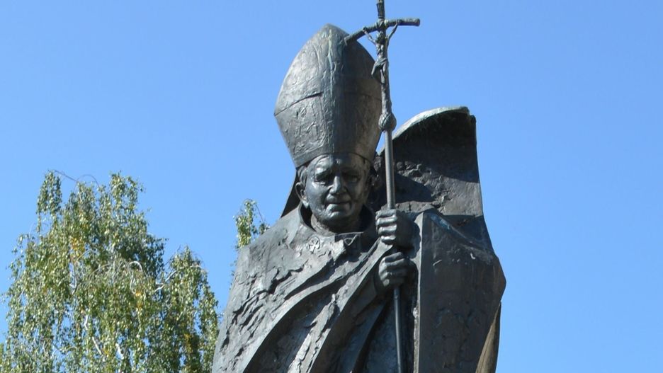 Pomnik Jana Pawła II w Nowym Sączu