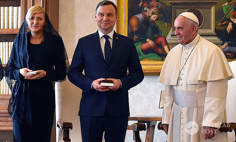 Stylowa para prezydencka na audiencji u papieża Franciszka. Towarzyszyła im Kinga Duda