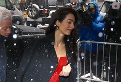 Amal Clooney na baby shower księżnej Meghan. Zrobiła wrażenie