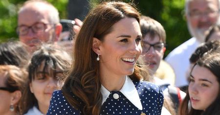 Księżna Kate na oficjalnym wyjściu. Postawiła na "babciną" sukienkę