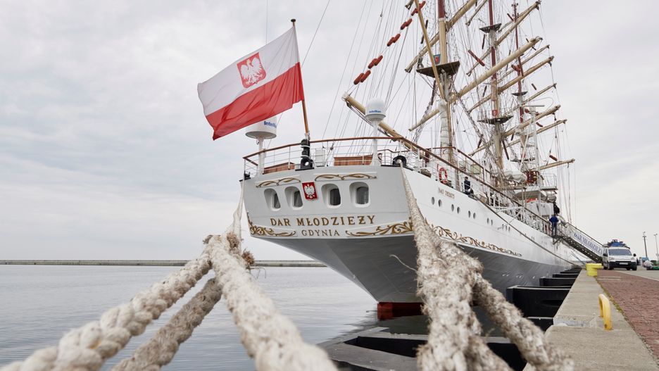 "Dar Młodzieży" zawinie do 22 portów w 18 krajach