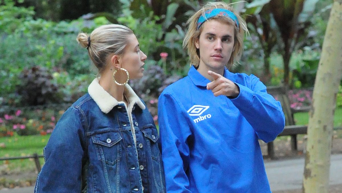 Hailey Bieber i Justin Bieber wzięli ślub kościelny. Suknia panny młodej od znanej projektantki