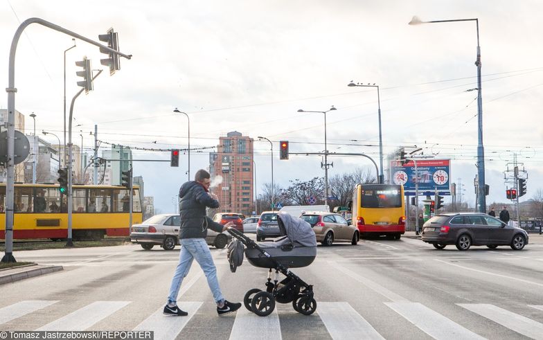 AVIVA wprowadziła pełnopłatny, sześciotygodniowy urlop dla każdego ojca