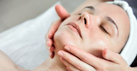 Różne odmiany profesjonalnego peelingu – co warto o nich wiedzieć?