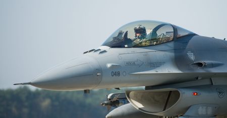 Portugalczycy na F-16 przylecieli do Polski ćwiczyć z naszymi MiG-ami. Latają sami