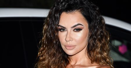 Natalia Siwiec posadziła dziecko na stole w kawiarni. Fani oburzeni