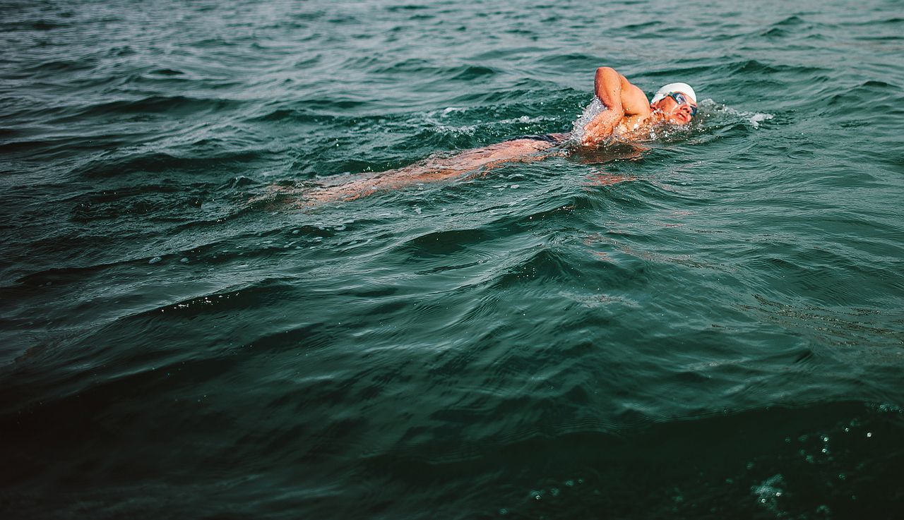 Pływał w Arktyce, popłynie na Antarktydzie. Zimna się nie boi. Co najwyżej lampartów morskich