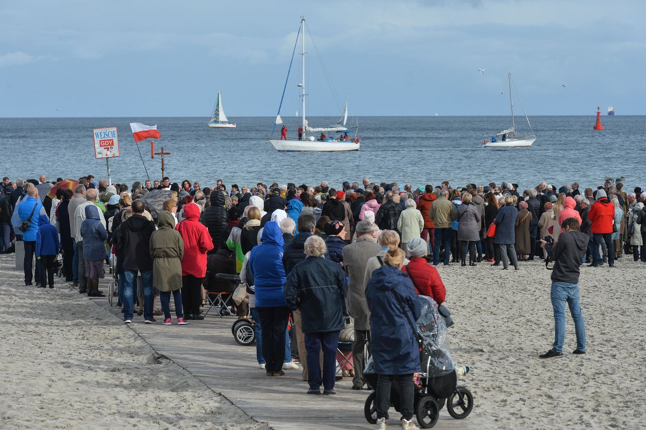 "Polacy się modlą, Niemcy dyskutują". Głos zza Odry ws. "Różańca do granic"