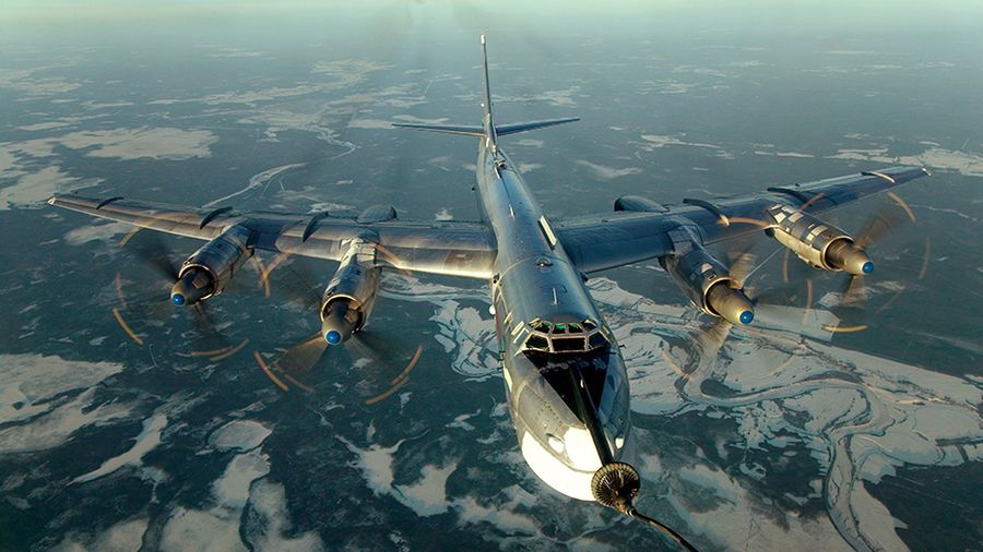 Bombowce Tu-95 w bezpośrednim sąsiedztwie kontynentalnej Alaski