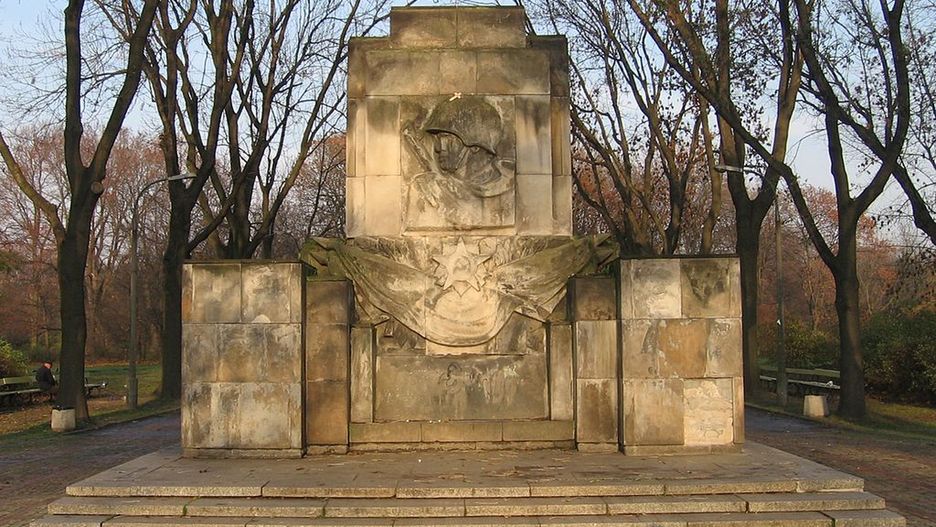 Pomnik wdzięczności żołnierzom radzieckim w warszawskim Parku Skaryszewskim