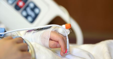 "Nasza córka urodziła się dwa razy. Za drugim razem nie poznawała rodziców". Takich historii jest więcej
