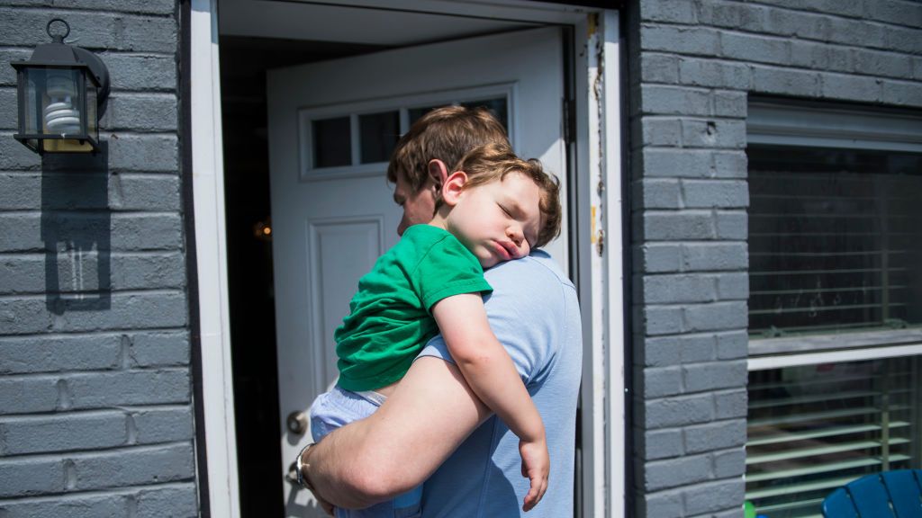 Michał spotykał się z Anną przez kilka miesięcy i w końcu wprowadziła się do jego mieszkania