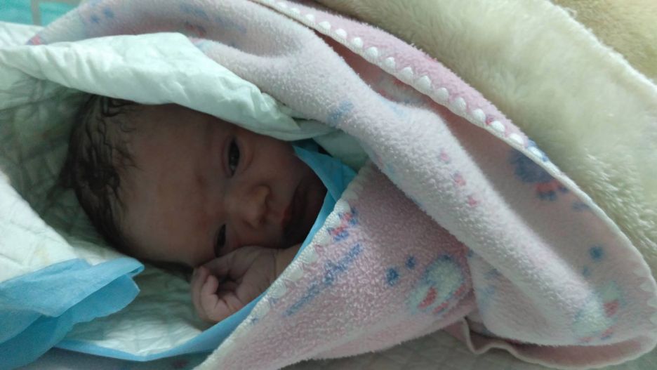 Dziecko jest silne i zdrowe.