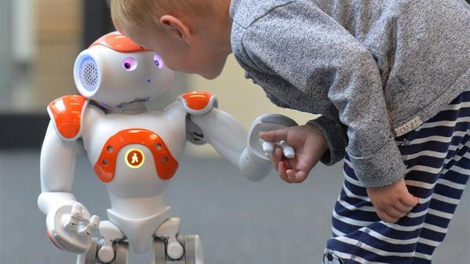 Dzieci łatwiej ulegają manipulacji ze strony robotów niż dorośli
