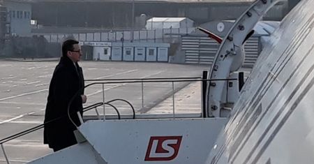 Luki w ochronie premiera Morawieckiego? Wnieśliśmy niebezpieczny przedmiot na pokład jego samolotu
