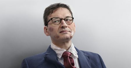 Poobijany Morawiecki. Ze sporu z Izraelem wychodzi słaby jak nigdy