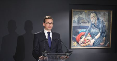 Mateusz Morawiecki obrazowo tłumaczy spór o ustawę IPN. "Kiedy okrutni bandyci napadają dom..."