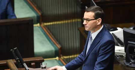 Premier dumny z walki ze smogiem. Bolesna kontra organizacji