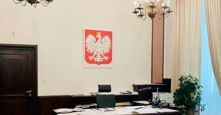 Mateusz Morawiecki chwali się porządkiem na biurku