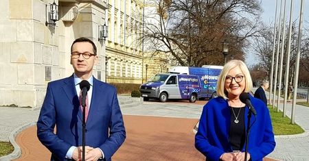 Piątka Kaczyńskiego. Premier: ruszamy w Polskę, by wyjaśniać niuanse. Odniósł się też do słów Broniarza